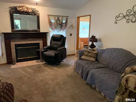 1300 Harmony Ct, Springfield, IL 62703 photo 4