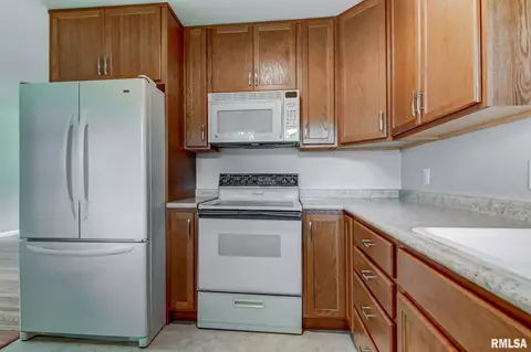 2721 Queensway Rd, Springfield, IL 62703 photo 8