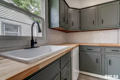 2240 S College St, Springfield, IL 62704 photo 9