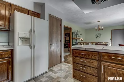 1 Buecker Ln, Springfield, IL 62707 photo 7
