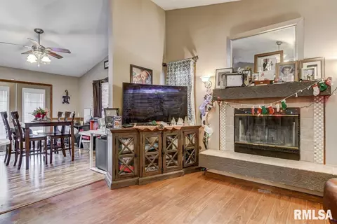 59 Holliday Rd, Springfield, IL 62702 photo 7