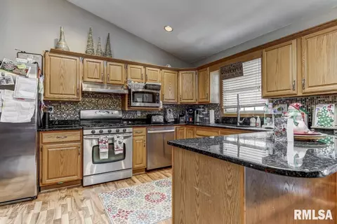 59 Holliday Rd, Springfield, IL 62702 photo 8