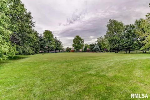 3413 Embassy Dr, Springfield, IL 62711 photo 3