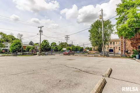 913 S 6th St, Springfield, IL 62703 photo 4