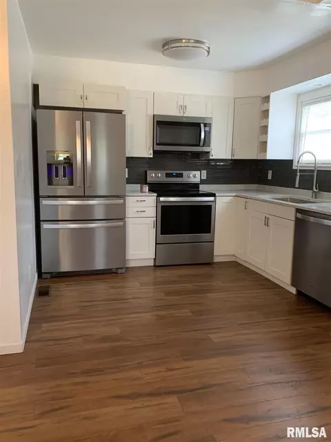 2016 Croydon Dr, Springfield, IL 62703 photo 2