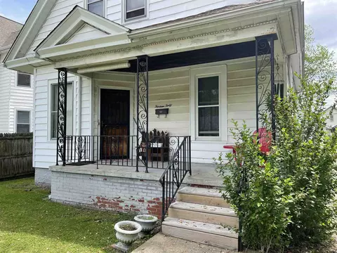 1340 N 4th St, Springfield, IL 62702 photo 2