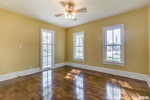 526 S Walnut St, Springfield, IL 62704 photo 4