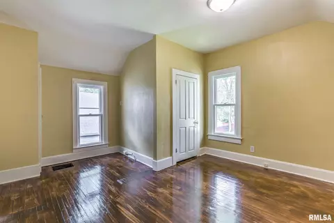 526 S Walnut St, Springfield, IL 62704 photo 7