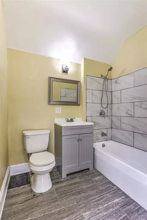 526 S Walnut St, Springfield, IL 62704 photo 8