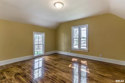 526 S Walnut St, Springfield, IL 62704 photo 6
