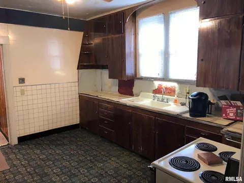 1801 S Spring St, Springfield, IL 62704 photo 5
