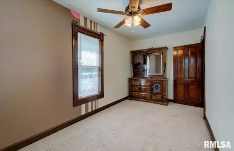 265 Elm St, Waverly, IL 62692 photo 21