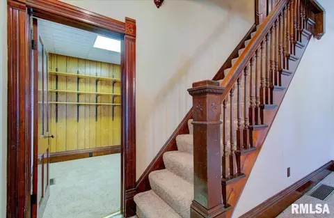 265 Elm St, Waverly, IL 62692 photo 8