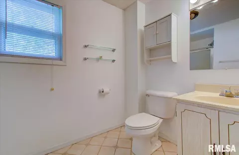 265 Elm St, Waverly, IL 62692 photo 19