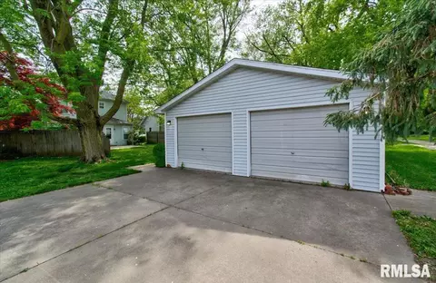 265 Elm St, Waverly, IL 62692 photo 40