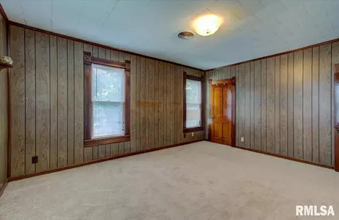 265 Elm St, Waverly, IL 62692 photo 16
