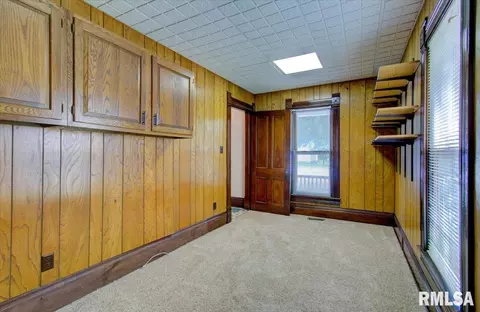 265 Elm St, Waverly, IL 62692 photo 10