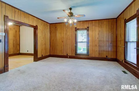 265 Elm St, Waverly, IL 62692 photo 4
