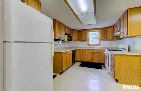 265 Elm St, Waverly, IL 62692 photo 35