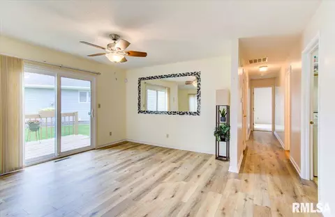 101 Calvin Ave, Springfield, IL 62704 photo 4