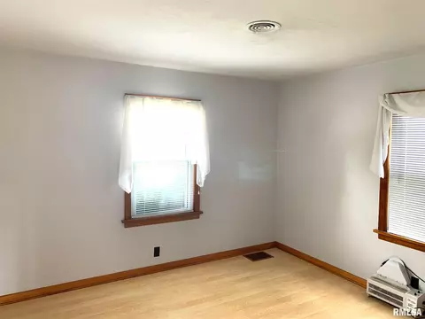 1722 Watch Ave, Springfield, IL 62702 photo 3