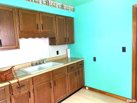 1722 Watch Ave, Springfield, IL 62702 photo 6