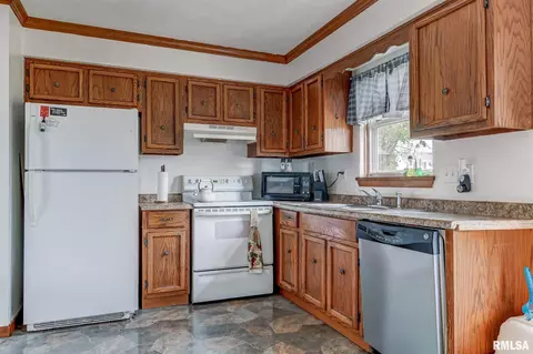 3073 Elm St, Springfield, IL 62702 photo 2