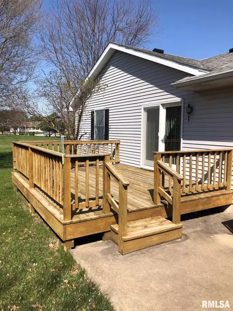 14571 Frontier Dr, Athens, IL 62613 photo 5
