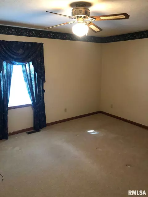 14571 Frontier Dr, Athens, IL 62613 photo 11