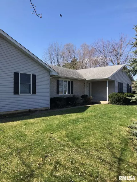 14571 Frontier Dr, Athens, IL 62613 photo 2