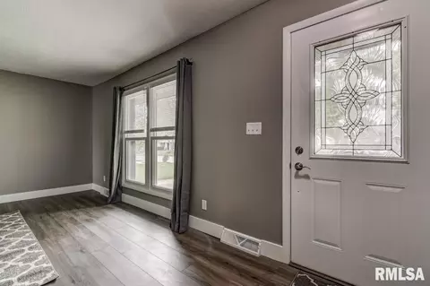 2731 Cardigan Dr, Springfield, IL 62702 photo 2