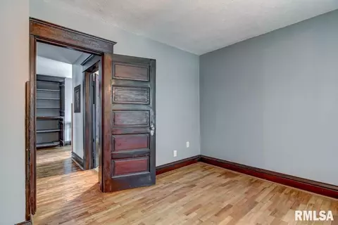 938 N 2nd St, Springfield, IL 62702 photo 31