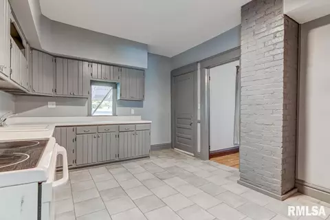 938 N 2nd St, Springfield, IL 62702 photo 19