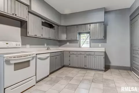 938 N 2nd St, Springfield, IL 62702 photo 18