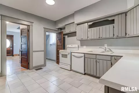 938 N 2nd St, Springfield, IL 62702 photo 17