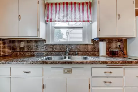 1533 W Capitol Ave, Springfield, IL 62704 photo 17