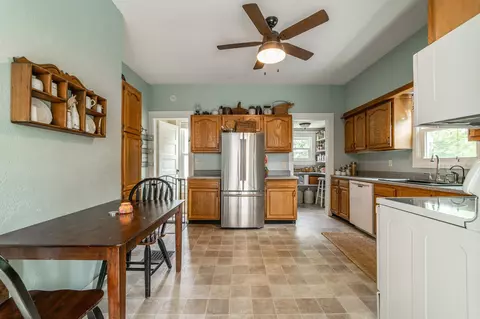 413 N Vine St, Mount Pulaski, IL 62548 photo 13
