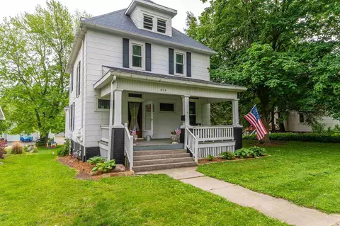 413 N Vine St, Mount Pulaski, IL 62548 photo 1