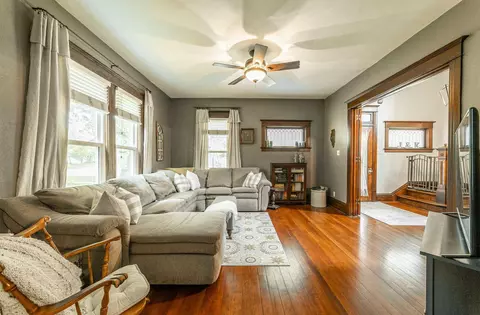 413 N Vine St, Mount Pulaski, IL 62548 photo 8
