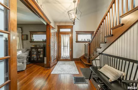 413 N Vine St, Mount Pulaski, IL 62548 photo 6