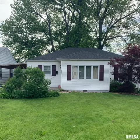 2221 S 1st St, Springfield, IL 62703 photo 1