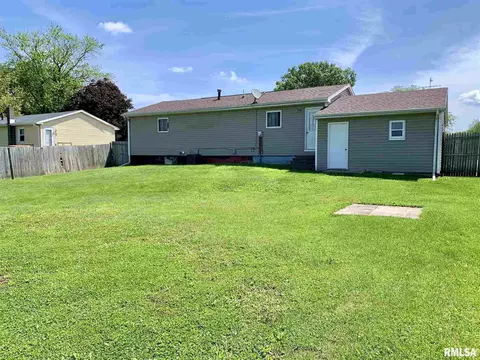 208 Cedar St, Abingdon, IL 61410 photo 22