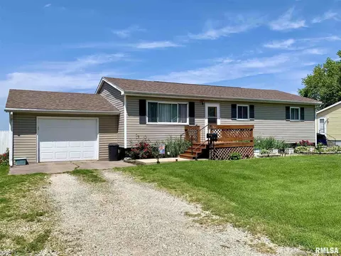 208 Cedar St, Abingdon, IL 61410 photo 1