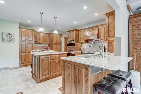 509 Appomattox Dr, Springfield, IL 62711 photo 9
