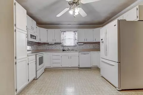 3120 Lakeshire Dr, Springfield, IL 62707 photo 10