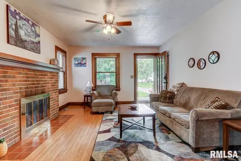 2041 S State St, Springfield, IL 62704 photo 5