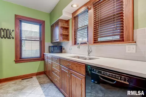 2041 S State St, Springfield, IL 62704 photo 10