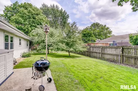 2308 Hampton Dr, Springfield, IL 62704 photo 30