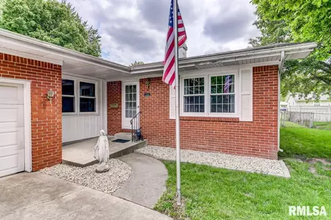 2308 Hampton Dr, Springfield, IL 62704 photo 1