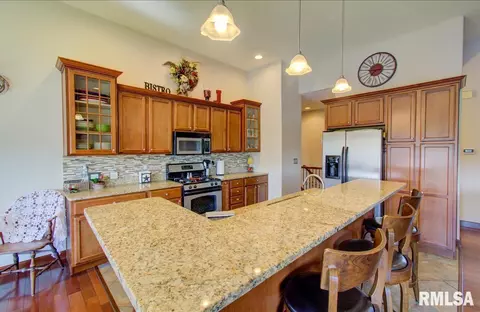 1408 Lake Pointe Ct, Springfield, IL 62712 photo 7